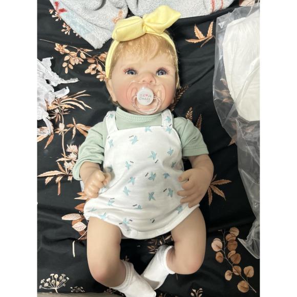 🆕18-Inch Realistic Baby with Blonde Hair and Weighted Cloth Body Toddler Girls - Picture 2 of 13